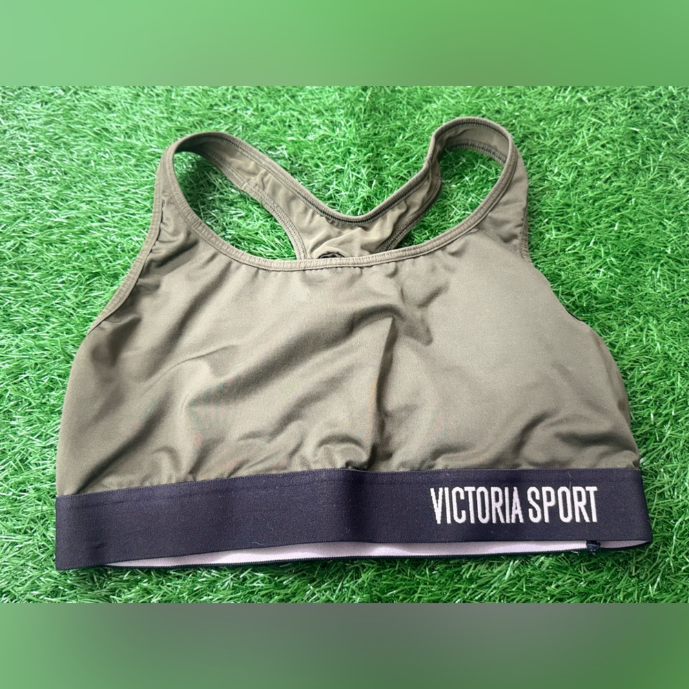 Victoria’s Secret Olive‎ Green sports Bra Size M